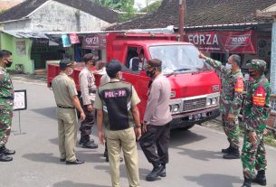 Aparat Gabungan Semakin Intensif Kawal Prokes Di Wilayah