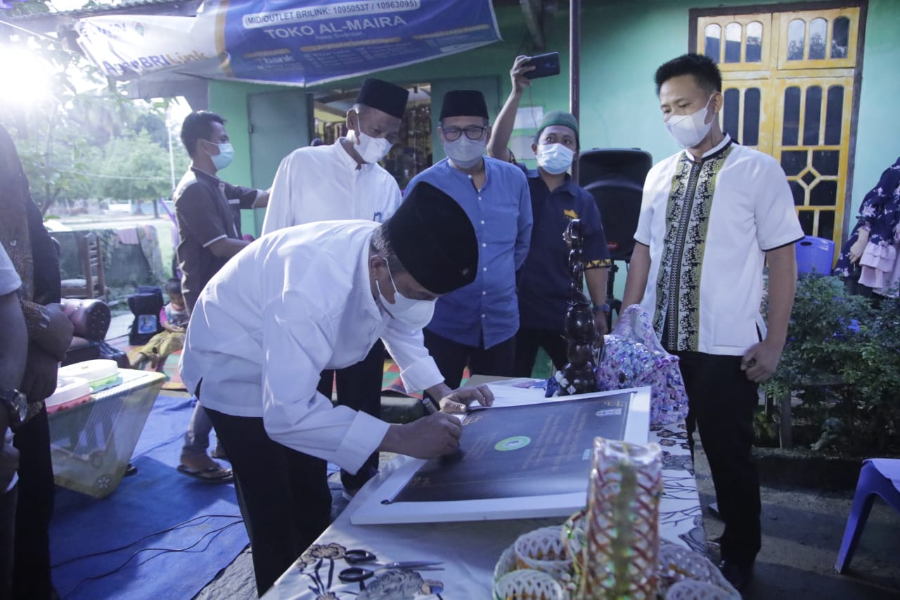 Wakil Bupati Way Kanan Buka Puasa Bersama Warga dusun Pasundan dan resmikan Galeri Pusat Kerajinan Kampung Way Tuba