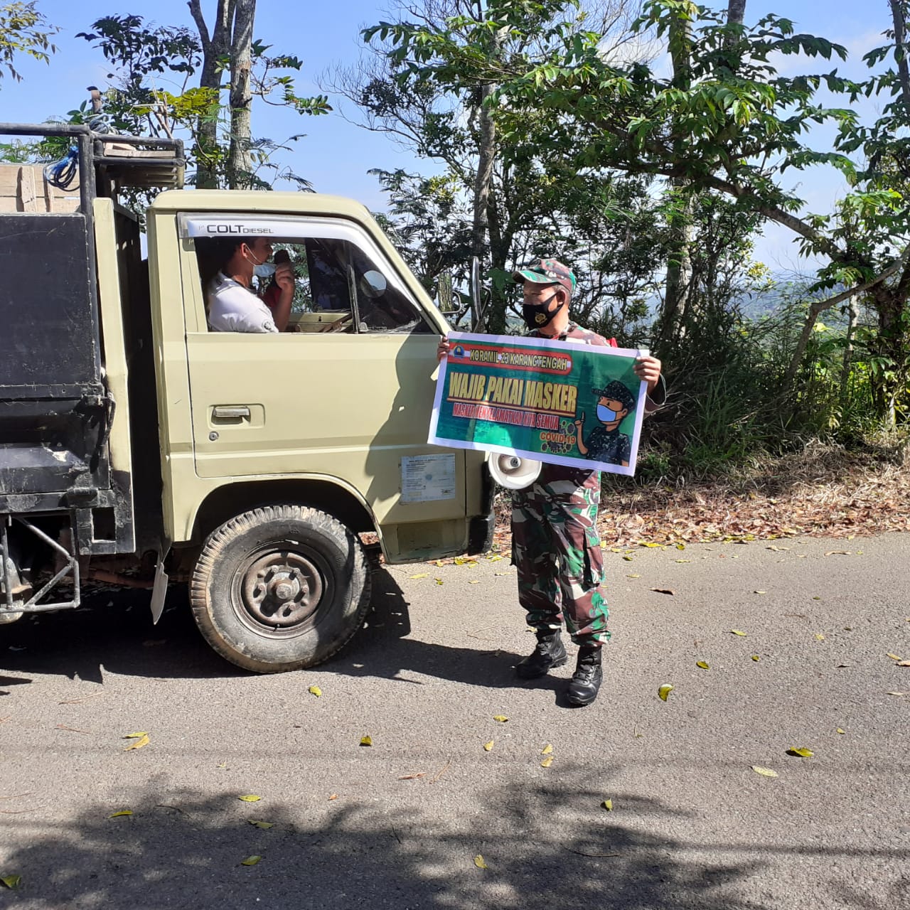 Koramil 23/Karangtengah Gencar Laksanakan Operasi Protkes Himbau Warga Selalu Gunakan Masker