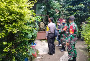 Kepedulian Babinsa Kemlayan Kepada Warga Binaannya Yang Positif Covid-19