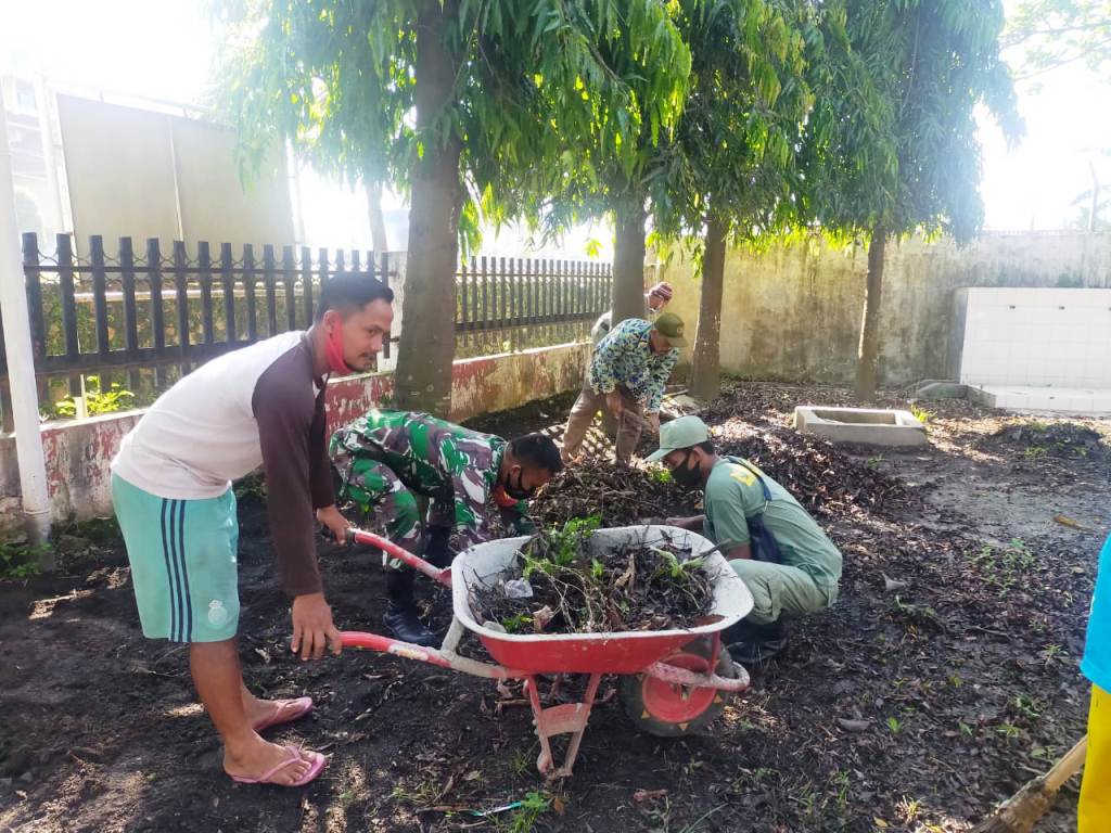 Dukung Program Pemkot , Danramil 410-06/Kedaton Ikuti Jum’at Bersih