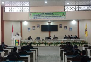 Bupati Tanggamus Menghadiri Rapat Paripurna di DPRD Kabupaten Tanggamus Masa Sidang Ke II Tahun 2021.