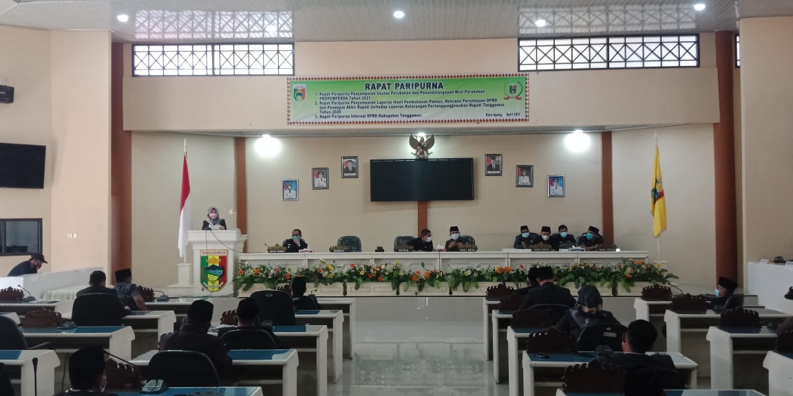 Bupati Tanggamus Menghadiri Rapat Paripurna di DPRD Kabupaten Tanggamus Masa Sidang Ke II Tahun 2021.