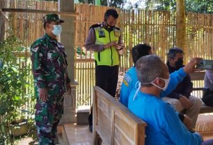 Cegah Dan Putus Penyebaran Covid-19, Koramil 23/Karangtengah Dampingi Tim Kesehatan Laksanakan Tracking