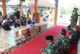 Kolonel Inf Romas Herlandes mengunjungi Panti Asuhan/Yayasan Baitul Jannah