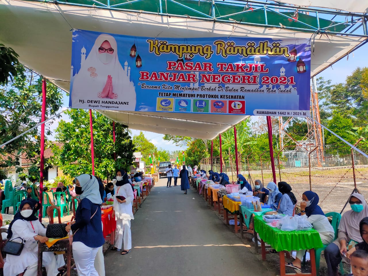 Bupati Tanggamus Membuka secara Resmi Kampung Ramadhan Pasar Takjil