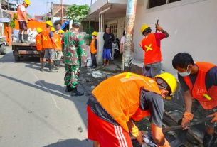 Koptu Catur dan Plt. Lurah Kemlayan Tinjau Sosialisasi dan Pelatihan Tenaga Kerja CFW Tahun 2021