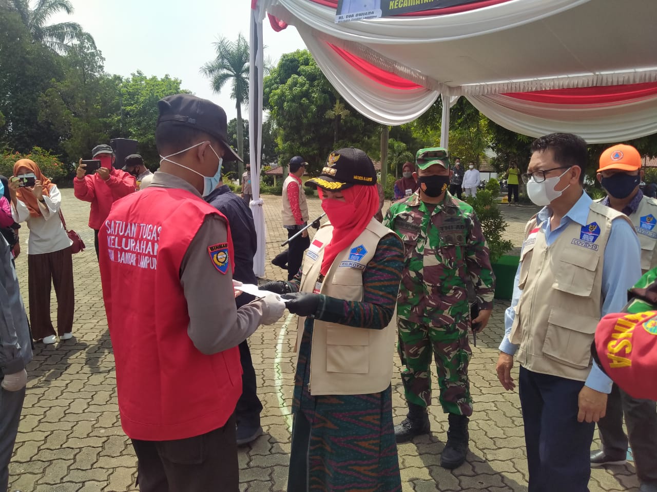 Mengikuti Kegiatan Apel Siaga Covid 19 Tingkat Kecamatan 