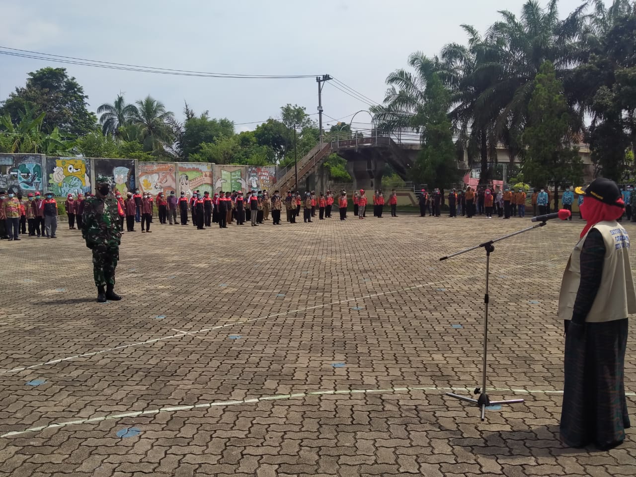 Mengikuti Kegiatan Apel Siaga Covid 19 Tingkat Kecamatan