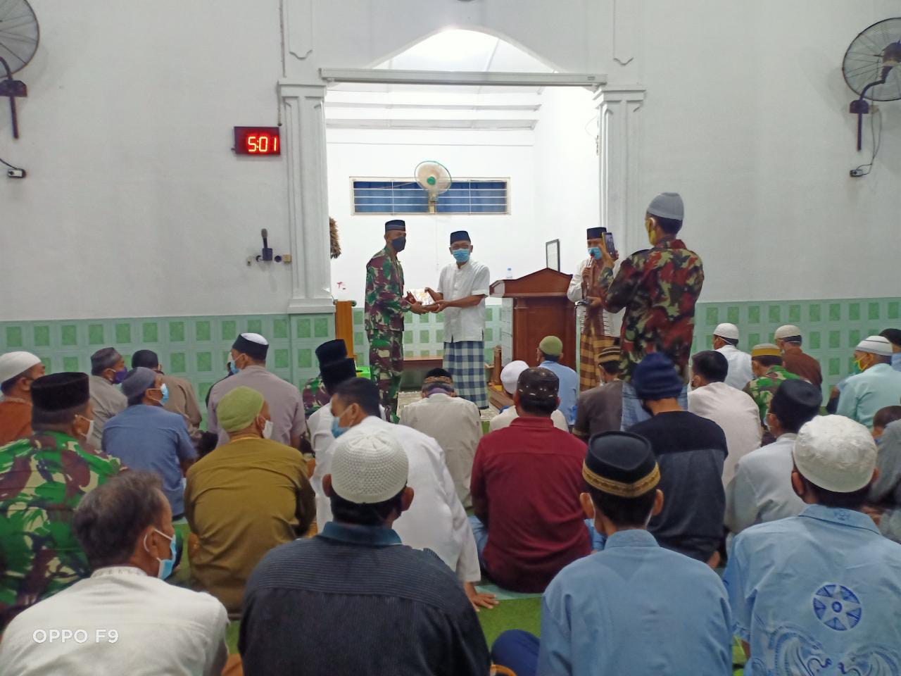 Memanfaatkan Momentum Bulan Suci Ramadhan, Dandim Solo Laksanakan Safari Sholat Subuh