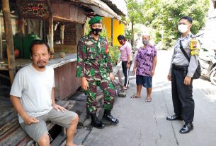 Warung Angkringan Menjadi Sasaran Komsos Babinsa dan Bhabinkamtibmas Joyotakan.