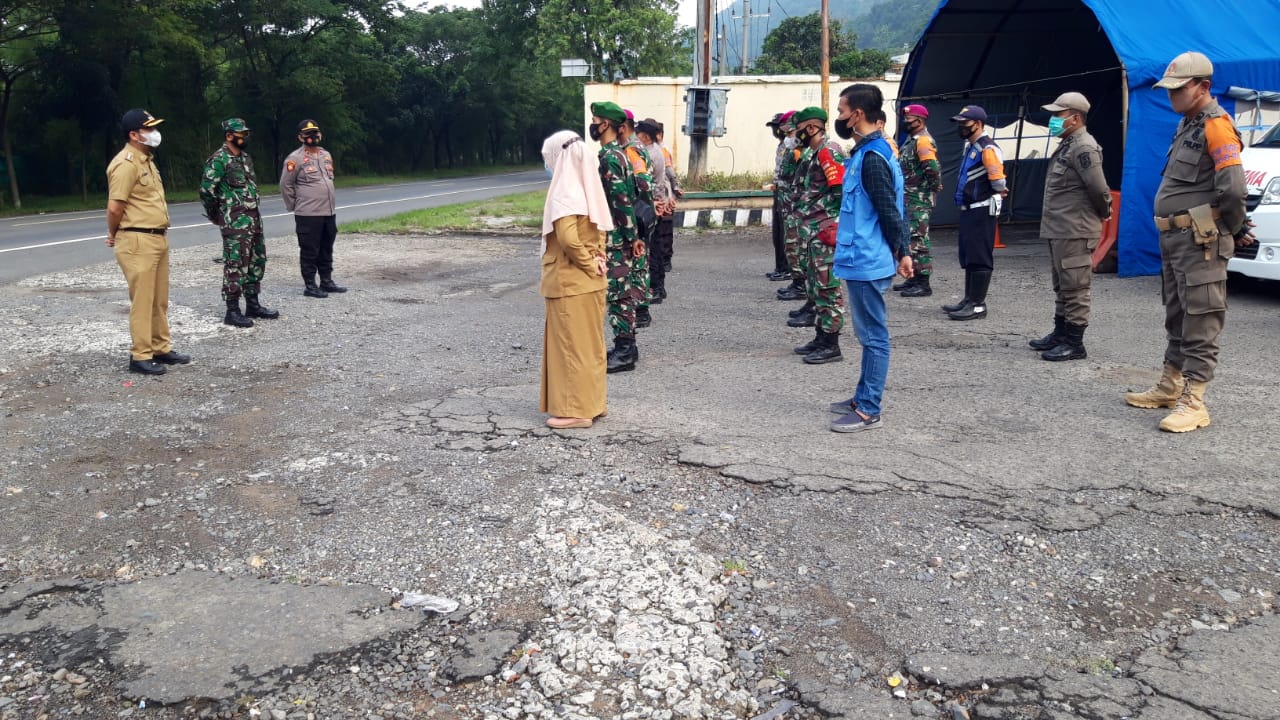 Kodim 0410/KBL Kapten Cpl Made Diazmika, Melakukan Kunjungan di Pos Penyekatan 