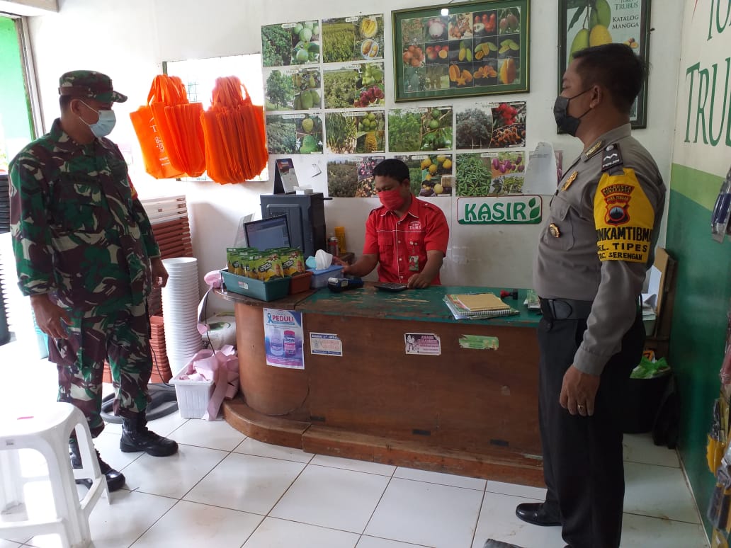 Toko Pertanian Jadi Sasaran Penerapan PPKM Babinsa dan Bhabinkamtibmas Kelurahan Tipes