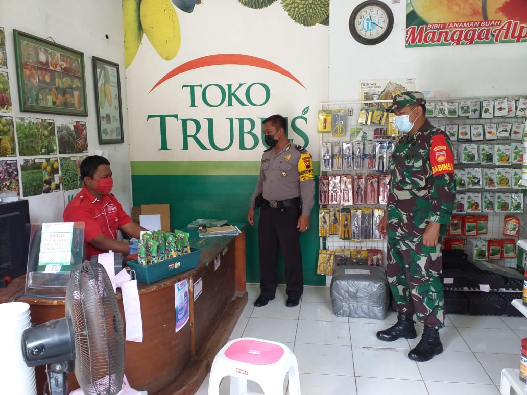 Toko Pertanian Jadi Sasaran Penerapan PPKM Babinsa dan Bhabinkamtibmas Kelurahan Tipes