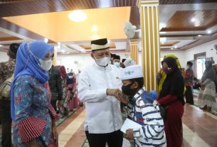 Bupati Lampung Timur hadiri Penyerahan Santunan di Kecamatan Jabung