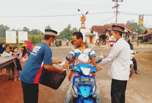 Jelang Buka Puasa Dibagikan 500 Takjil Dan 500 Masker Kepada Warga Desa Purwotani