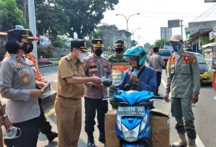 Wakapolres Tanggamus Pimpin Operasi Yustisi dan Bagi Masker Hari Kesiapsiagaan Bencana