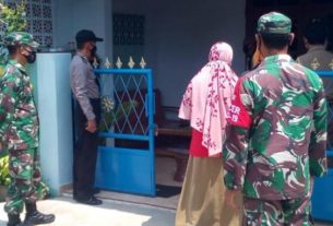 Laksanakan Tracking Kepada Warga, Anggota TNI Polri Dampingi Petugas Medis