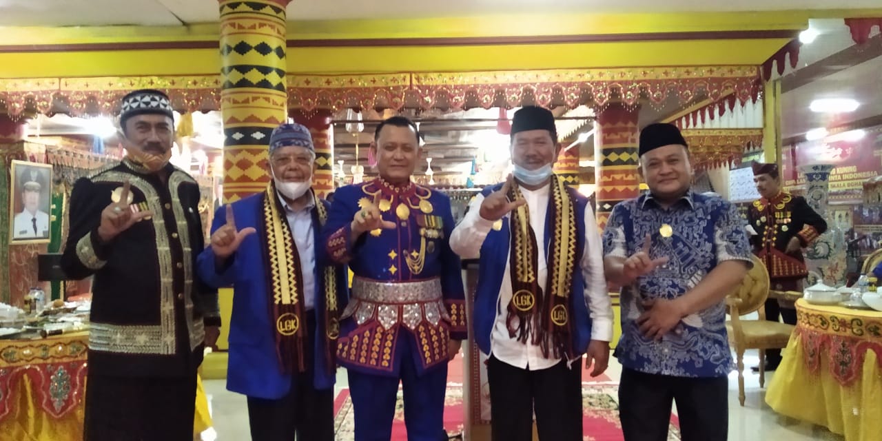 Dang Ike Sambut Kedatangan Ketua DPW PAN Lampung di Lamban Gedung Kuning