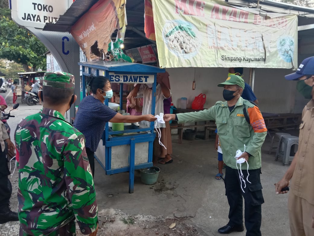 Menjelang Berbuka Puasa Serda Bella Himbauan Masyarakat