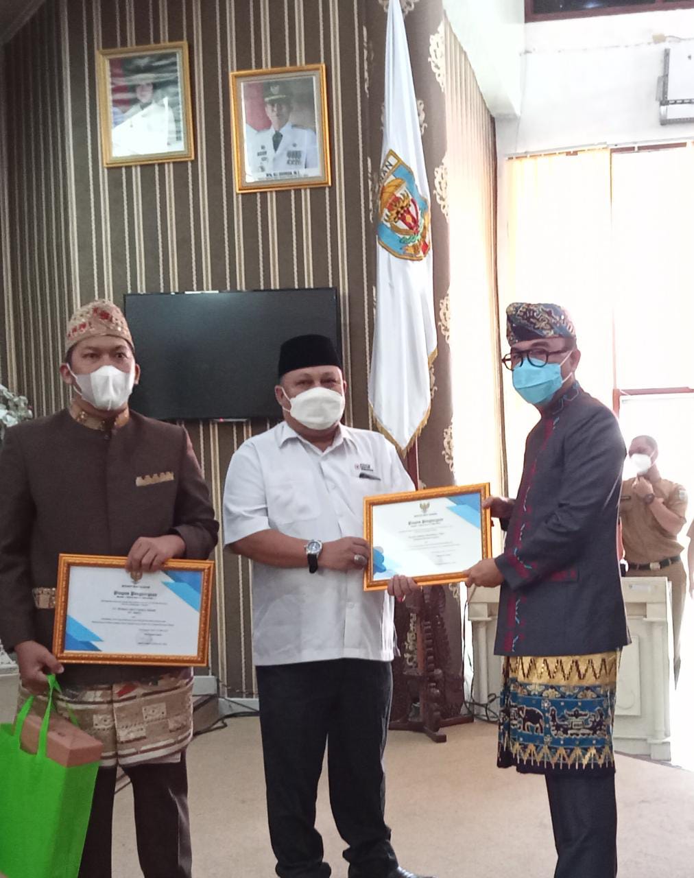 PMI Dan PT PSMI Mendapatkan Penghargaan di Ulang Tahun ke -22 Kabupaten Way Kanan