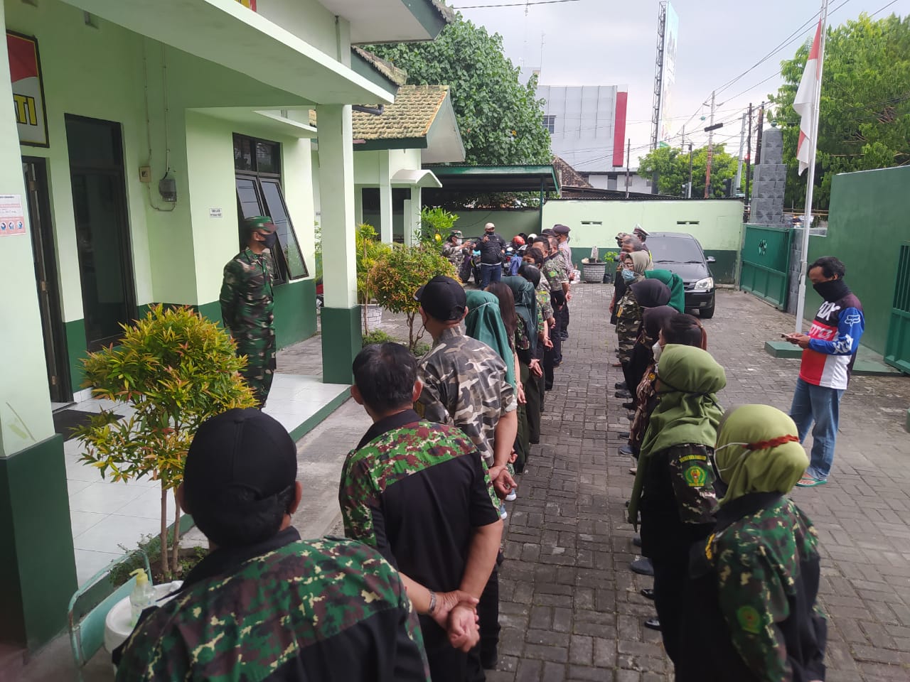 Duka Cita Yang Mendalam Prajurit Koramil 03/Serengan beserta Hipakad Gelar Doa Bersama 