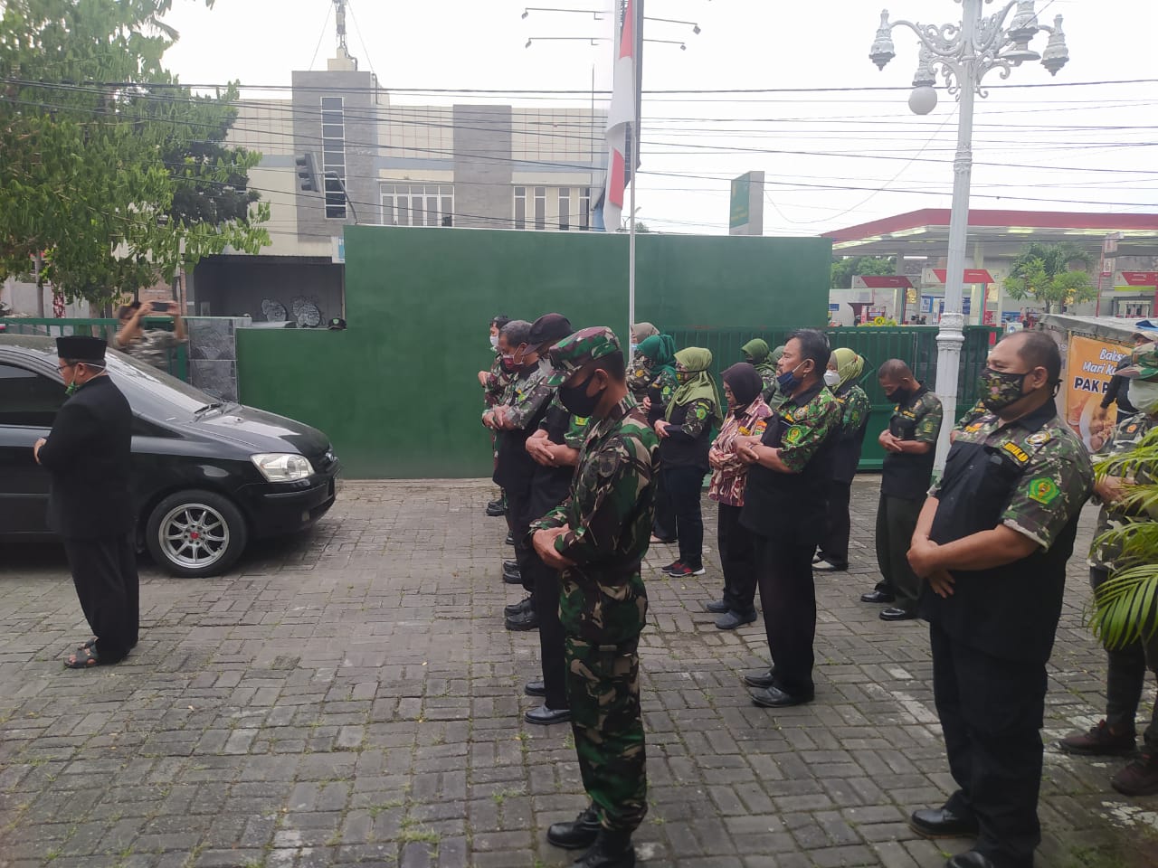 Duka Cita Yang Mendalam Prajurit Koramil 03/Serengan beserta Hipakad Gelar Doa Bersama