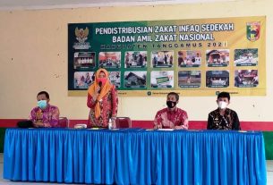 Bupati Tanggamus Hadiri Pendistribusian Zakat, Infaq dan Sedekah oleh Baznas