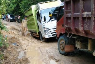 Akses Jalan Tebing Bulang - Kertajaya Lumpuh Sehari