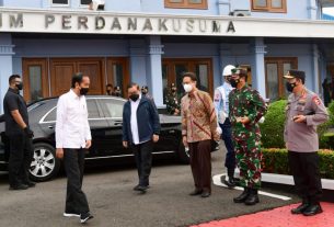 Kunker ke Riau dan Kepri, Presiden Tinjau Vaksinasi COVID-19 dan Pembangunan Infrastruktur