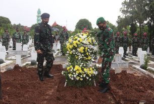 Mayor Inf Sutoto Pimpin Pemakaman Peltu Marinir Corinus Lutu