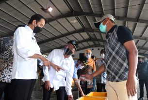 Pastikan Situasi Nelayan Selama Pandemi, Presiden Kunjungi PPDI Brondong Lamongan