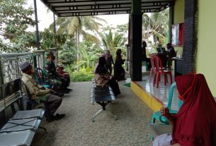 Babinsa Koramil 23/Karangtengah Monitoring Pelaksanaan Vaksinasi Covid-19