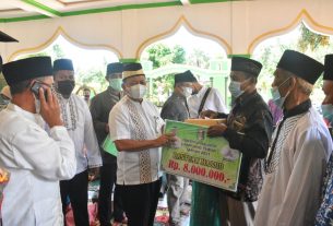 M.Dawam Memberikan Bantuan Dan Santunan Di Kecamatan Melinting