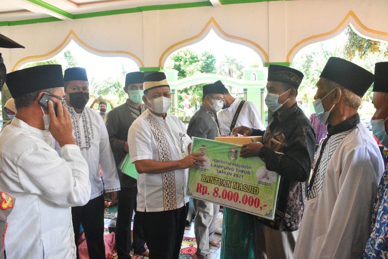 M.Dawam Memberikan Bantuan Dan Santunan Di Kecamatan Melinting