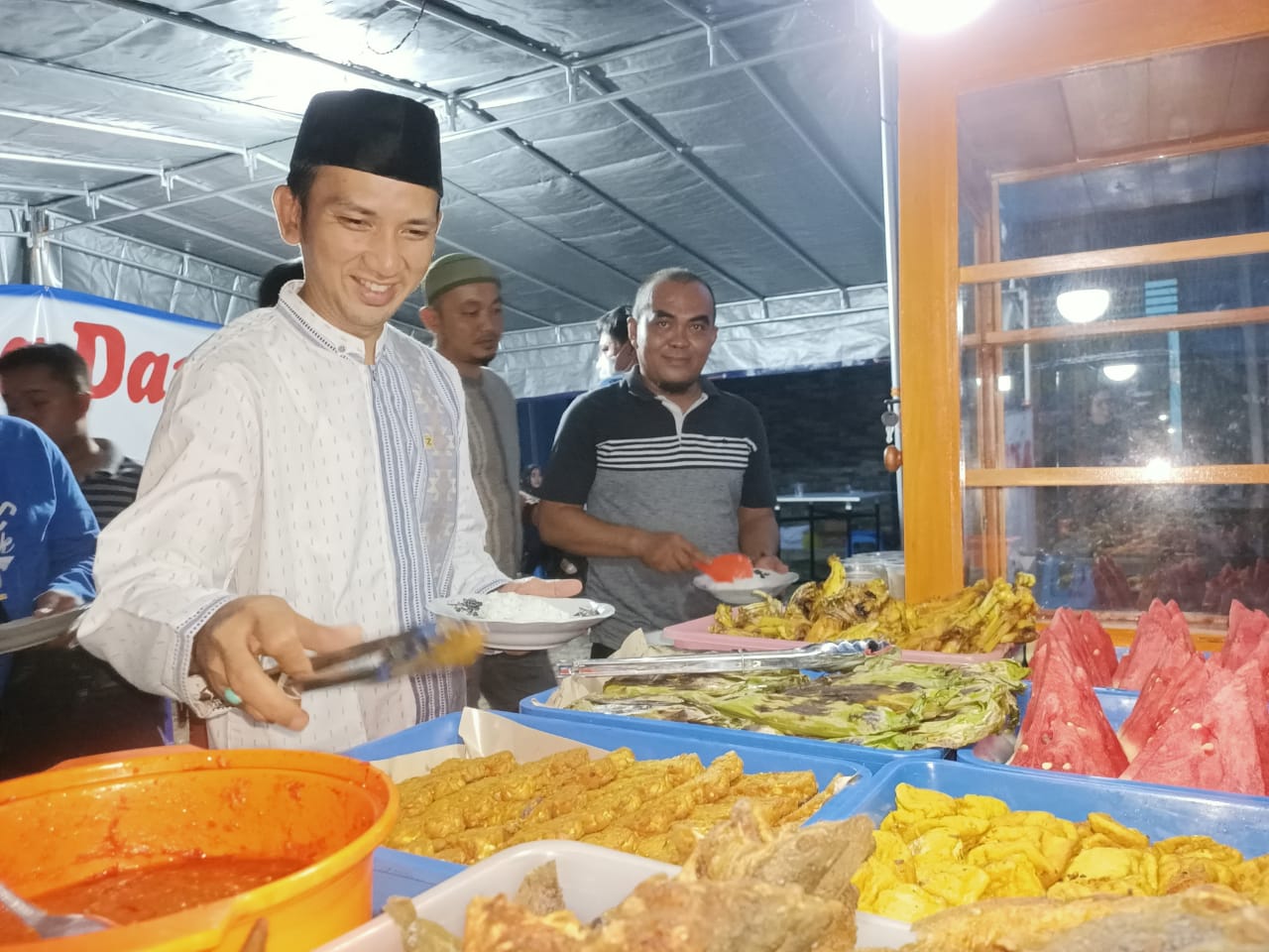 Ketua PWI Kota Metro Launching Warung Tenda Dapunta