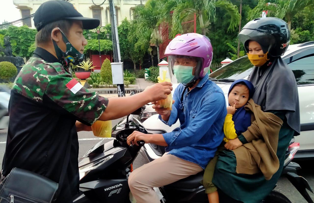 Hipakad Wonogiri Bersama Saka Wira Kartika Kodim 0728/Wonogiri Berbagi Takjil