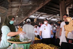 Pastikan Penerapan Protokol Kesehatan Gubernur Lampung Melakukan Peninjauan Pasar