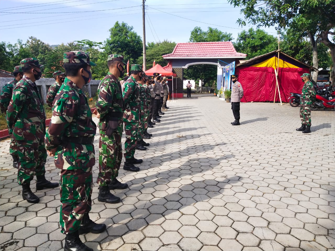 Koramil 19/Purwantoro Polsek Lakukan Pemantauan Di Pos Perbatasan Jateng-Jatim