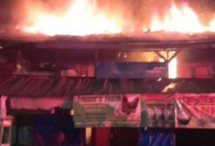 Kebakaran Hebat Landa Rumah Tukang Jual Es Kelapa Muda Depan Pasar Cimeng