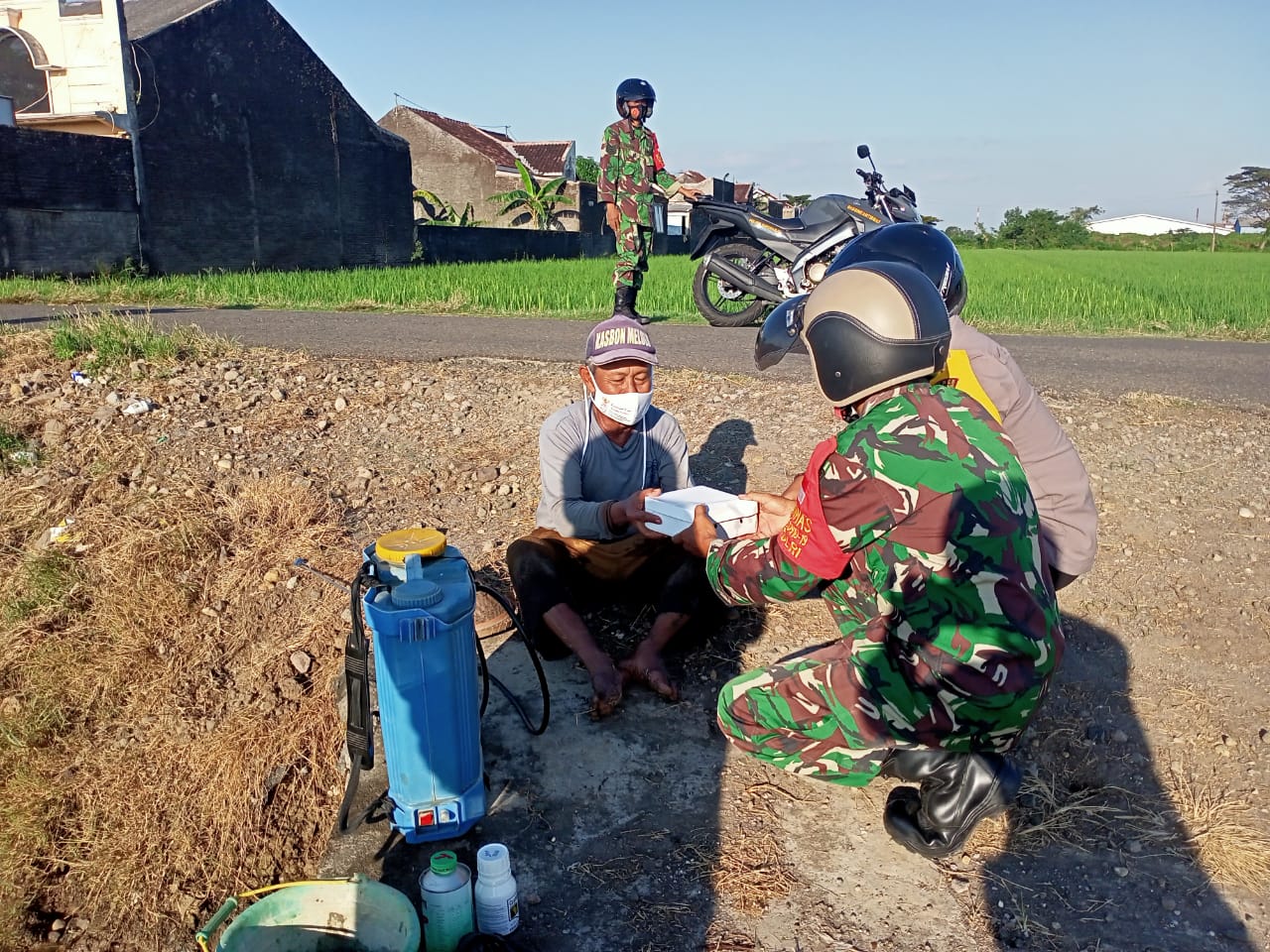 Dapur Lapangan Sinergitas TNI-Polri kembali distribusikan Paket Menu Buka Puasa