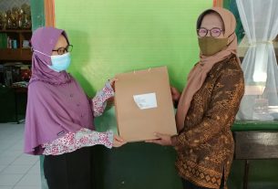 Persit KCK PD IV/Diponegoro Berbagi Dengan Anggota Penyintas Kanker