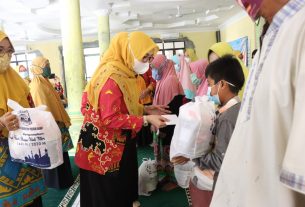 BKMT Pesibar Beri Bantuan 100 Anak Yatim