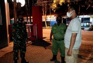 Kawal PPKM Berbasis Mikro, Piket Koramil 01/Laweyan Gencar Patroli Malam