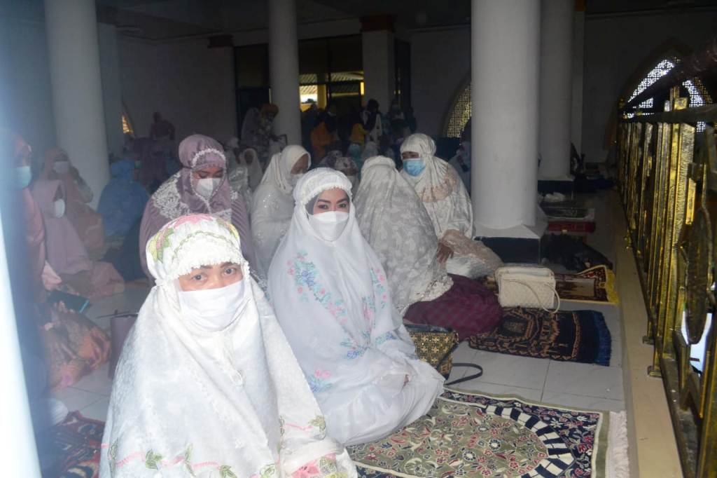 Bupati Tanggamus Sholat Eid di Masjid Al Islah