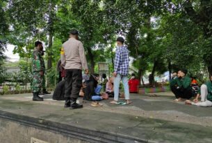 Taman Segitiga Kerten Menjadi Incaran Penerapan PPKM Babinsa Dan Bhabinkamtibmas Setempat