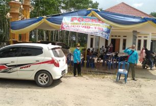 Tim Gugus Tugas Covid-19 Kampung Karangan Edukasi pengguna jalan yang Tidak Gunakan Masker.