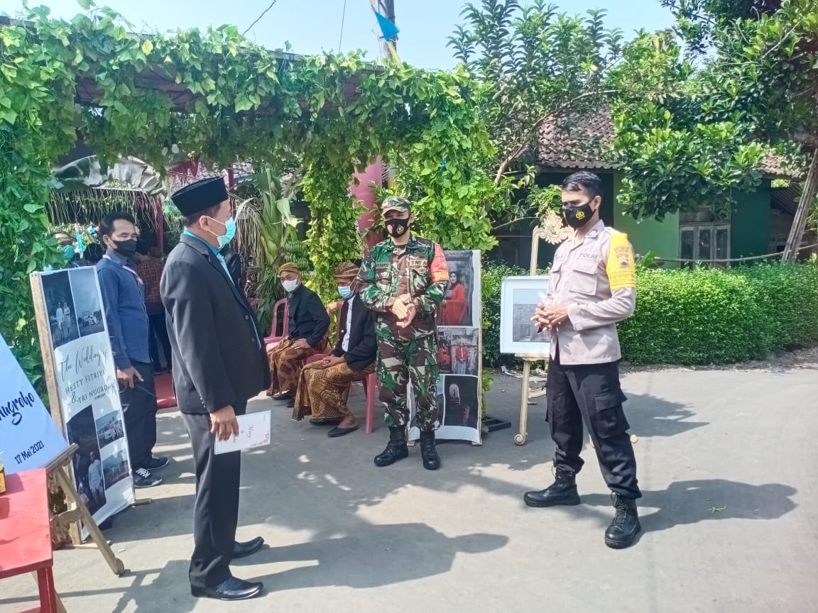 TNI Polri Turut Pantau Langsung Hajatan Warga