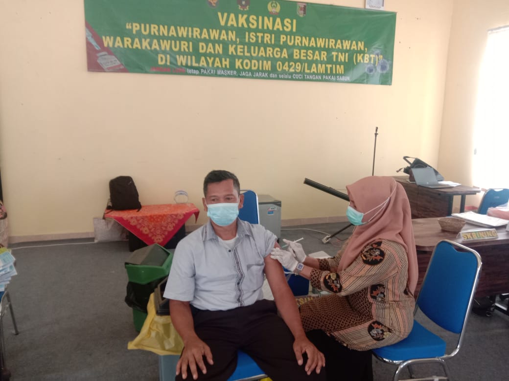 Purnawirawan TNI dan KBT di Wilayah Kodim 0429/Lamtim Terima Vaksinasi