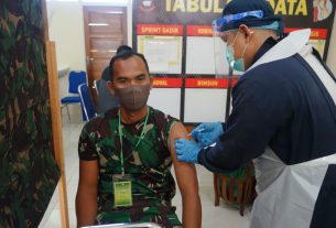 Jaga Imunitas Tubuh, Anggota TNI dan PNS Rindam Ikut Vaksinasi secara Bertahap